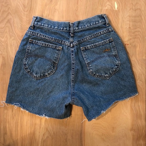 Chic High Waisted Shorts - Picture 7 of 7